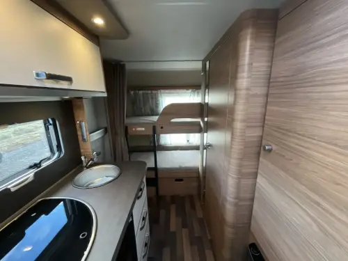 karavan 2